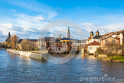 moselle-river-flows-ancient-town-metz-france-28404984