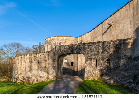 stock-photo-tour-au-diable-medieval-curtain-wall-of-metz-lorraine-france-137577719